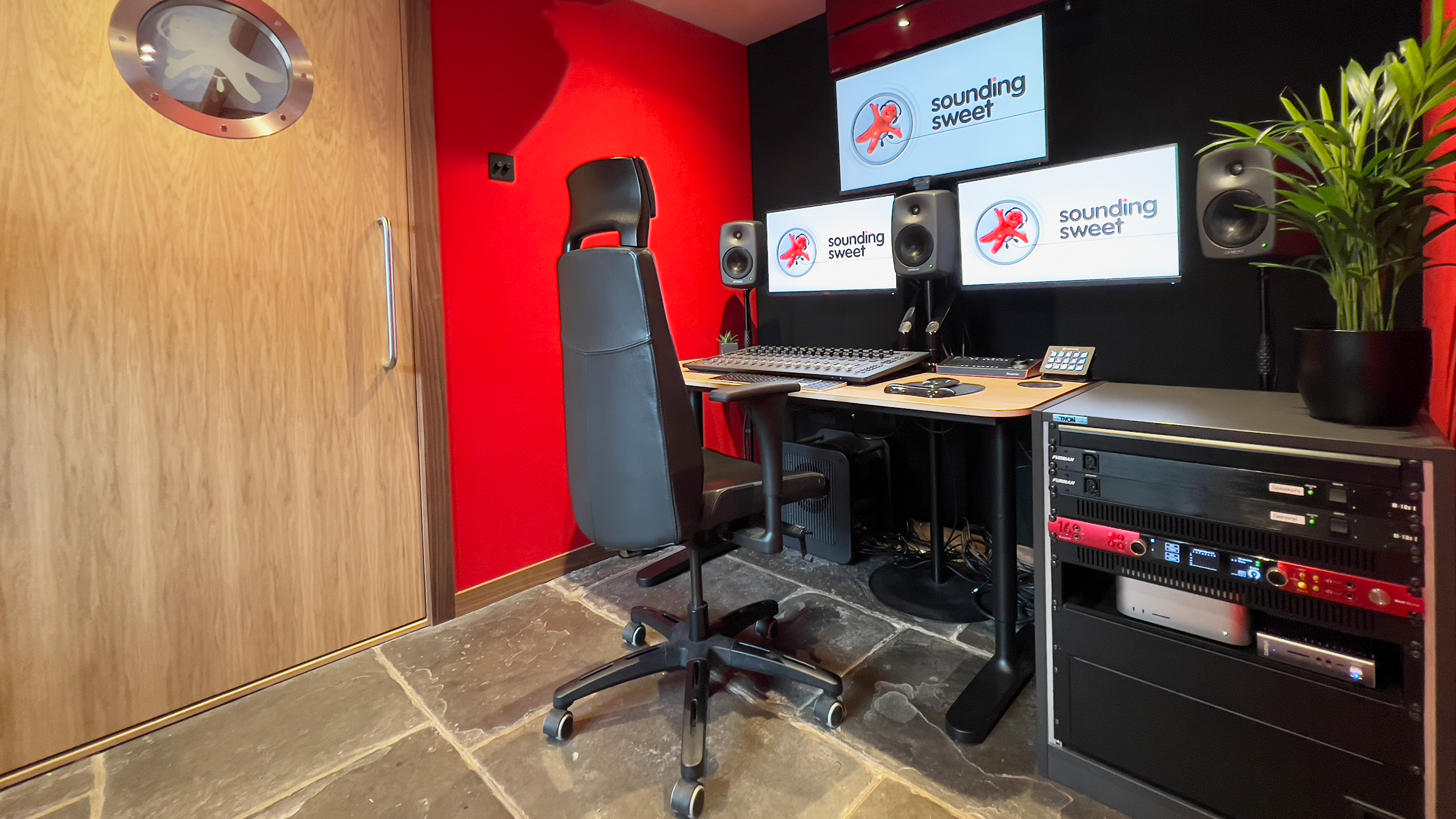 SS Studio C 2 2560 x 1440